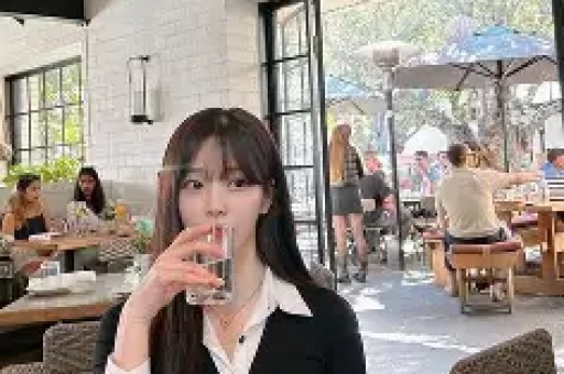 内娱1天4大瓜！顶流恋情、深夜泡酒吧、全身整容一个比一个离谱